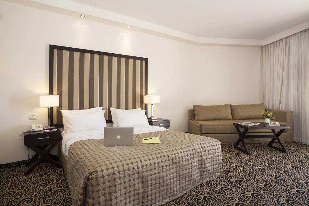 Hod Hasharon Luxury Apartment Herzelia Eksteriør billede